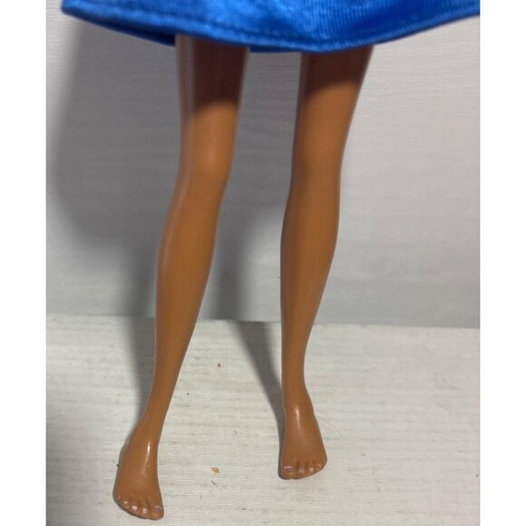 1999 Mattel Barbie Doll With Blonde Hair Blue Satin Dress Gold Belt Face Paint - Picture 4 of 9